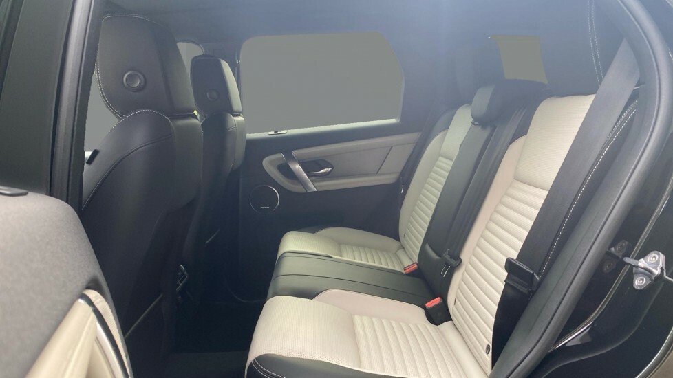 Land Rover Discovery Sport Dynamic Se Black #4
