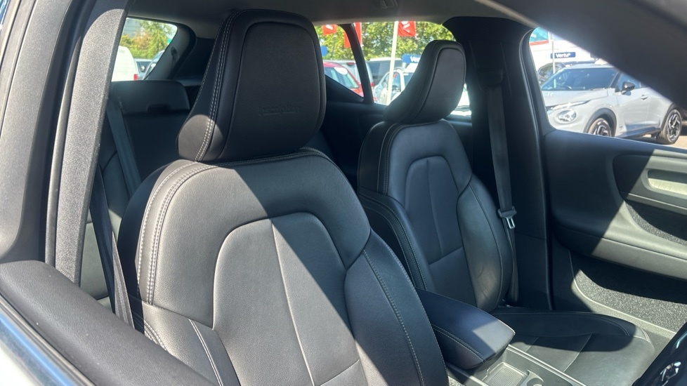 Volvo XC40 1.5 T3 163 Inscription Geartronic Estate Black #40
