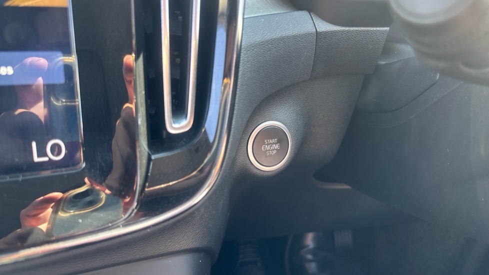 Volvo XC40 1.5 T3 163 Inscription Geartronic Estate Black #33