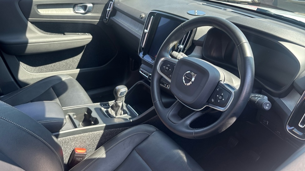 Volvo XC40 1.5 T3 163 Inscription Geartronic Estate Black #11