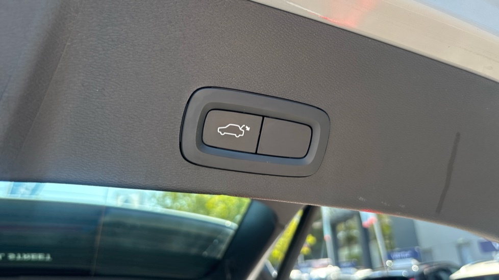 Volvo XC40 1.5 T3 163 Inscription Geartronic Estate Black #21