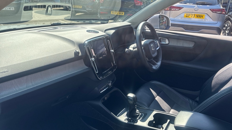 Volvo XC40 1.5 T3 163 Inscription Geartronic Estate Black #9