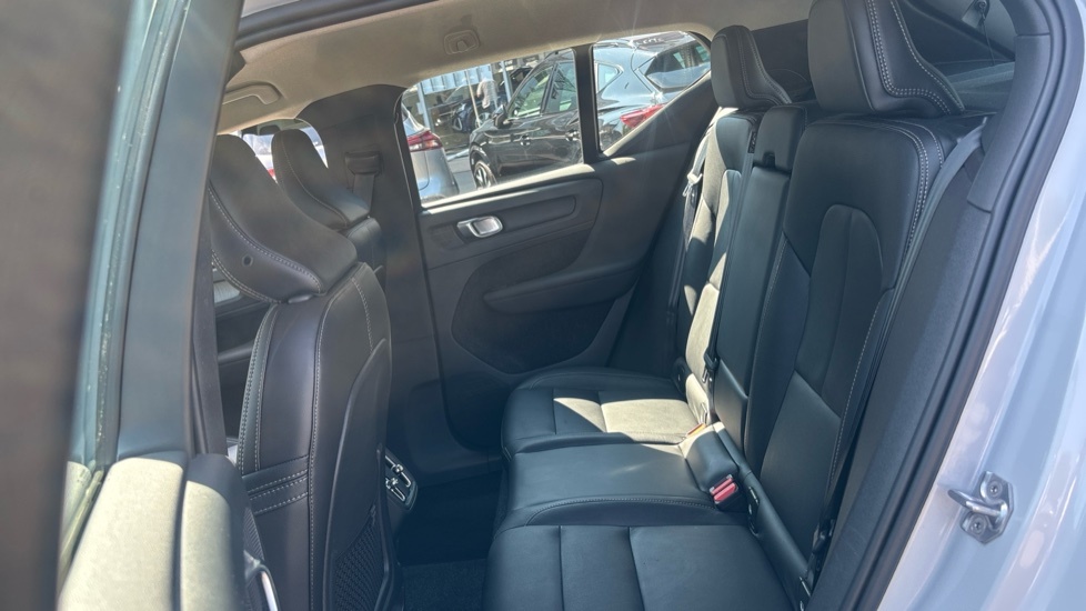 Volvo XC40 1.5 T3 163 Inscription Geartronic Estate Black #16