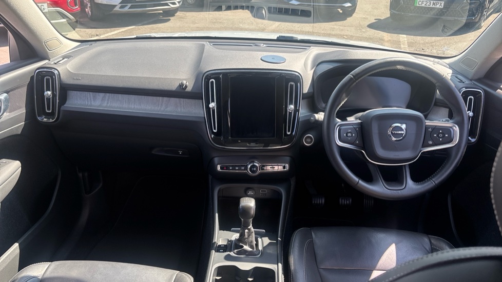 Volvo XC40 1.5 T3 163 Inscription Geartronic Estate Black #10
