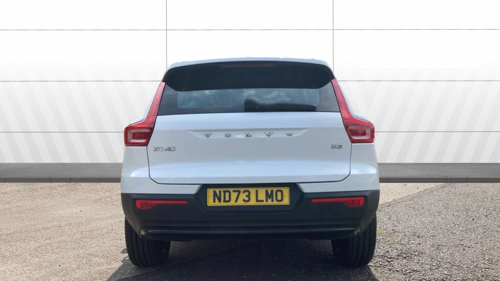 Volvo XC40 Plus White #6
