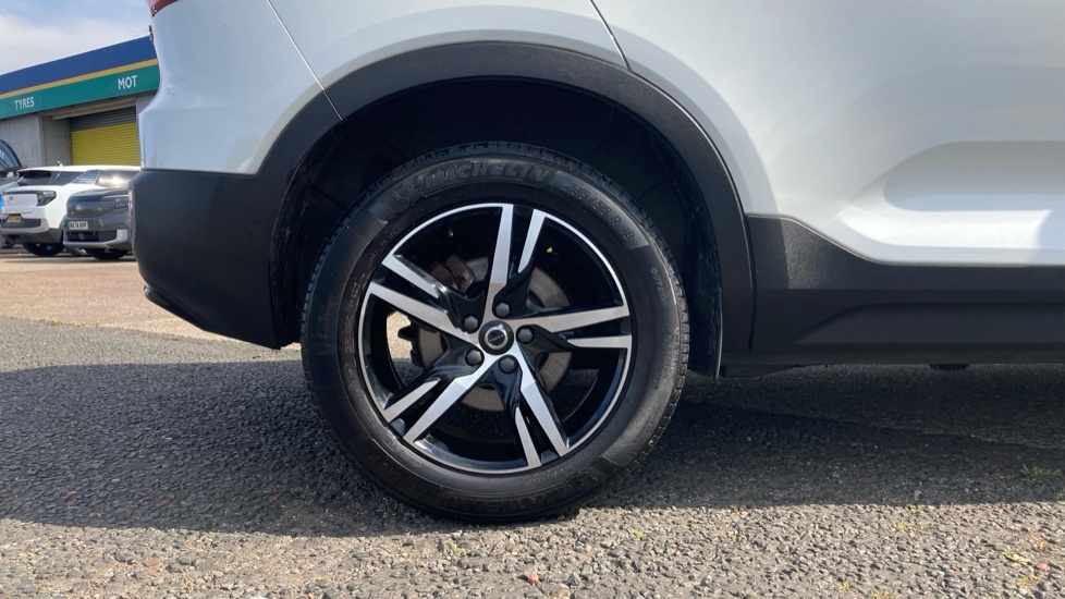 Volvo XC40 Volvo Estate 170Kw Recharge Plus 69Kwh Black #7