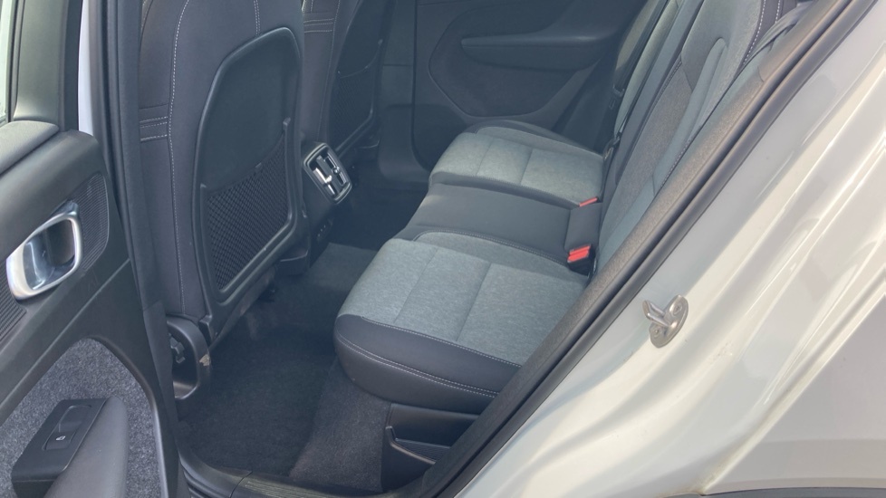 Volvo XC40 Volvo Estate 170Kw Recharge Plus 69Kwh Black #16