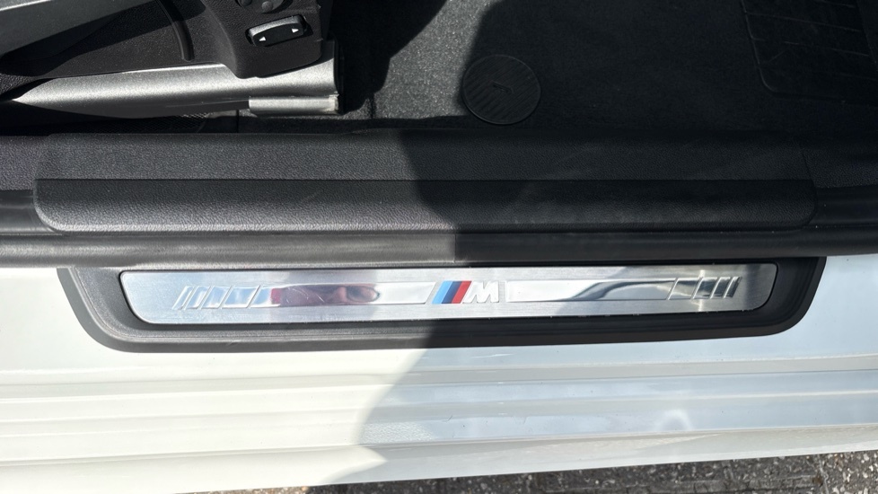 BMW 3 Series 2.0 330E 22.3Kwh M Sport Touring Euro 6 Ss Black #32