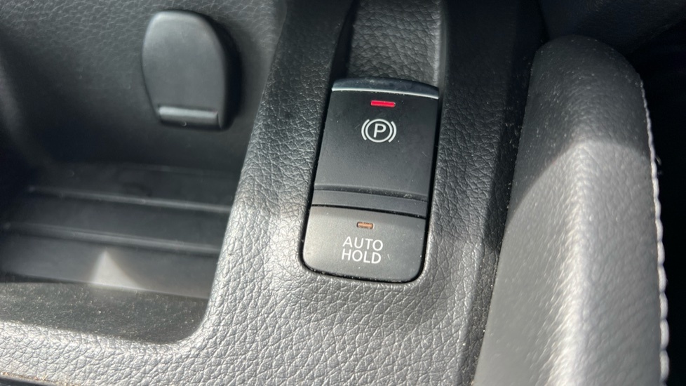 Nissan Qashqai 1.5 Dci N-connecta Suv 2Wd Euro Brown #27