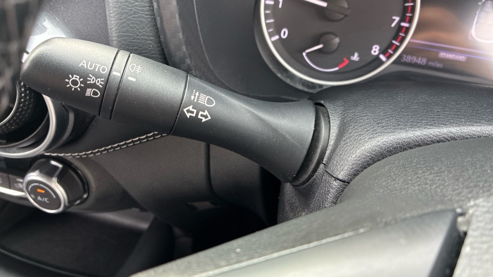 Nissan Juke 1.6 N-connecta Suv Hybrid Euro 6 Red #33