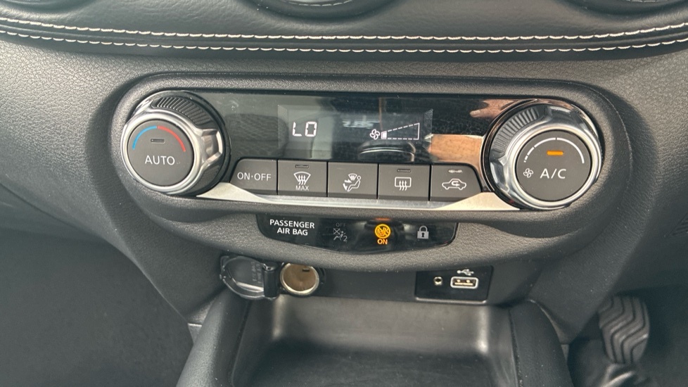Nissan Juke 1.6 N-connecta Suv Hybrid Euro 6 Red #35