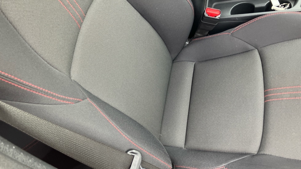 Toyota Yaris 1.5 Hybrid Design Cvt Silver #17