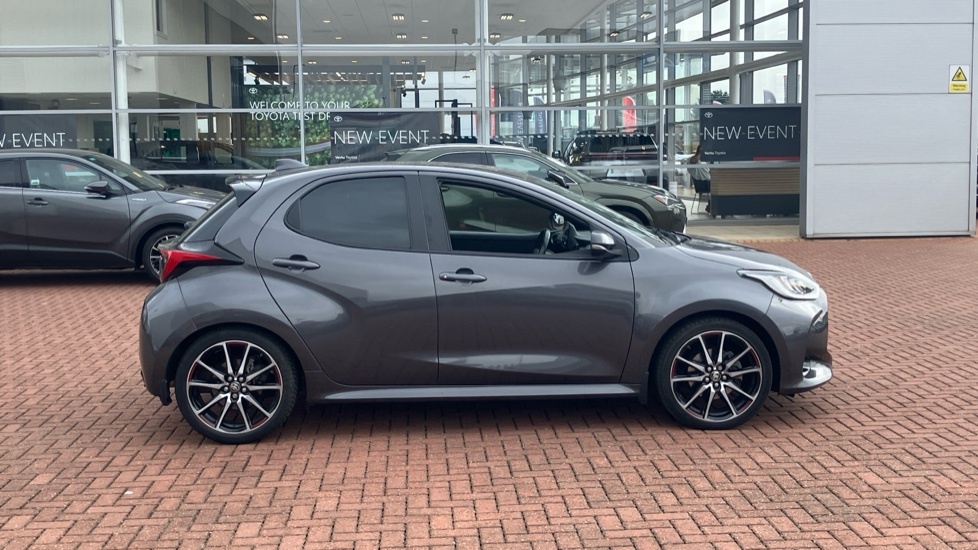 Toyota Yaris 1.5 Hybrid Design Cvt Silver #23