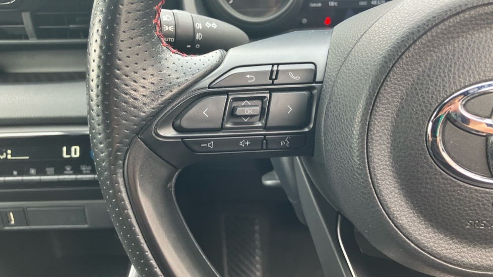 Toyota Yaris 1.5 Hybrid Design Cvt Silver #33