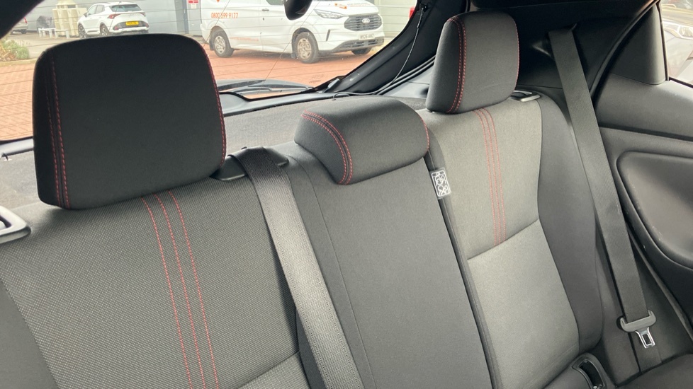 Toyota Yaris 1.5 Hybrid Design Cvt Silver #34