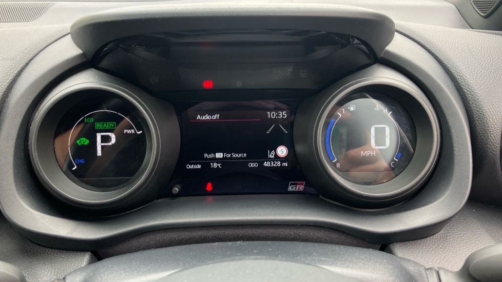 Toyota Yaris 1.5 Hybrid Design Cvt Silver #11