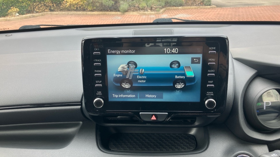 Toyota Yaris 1.5 Hybrid Design Cvt Silver #38