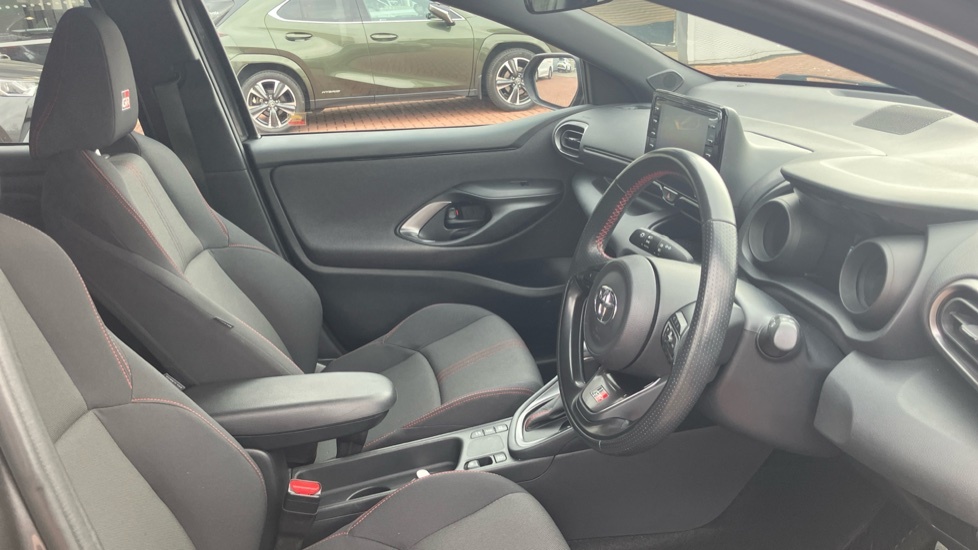 Toyota Yaris 1.5 Hybrid Design Cvt Silver #12