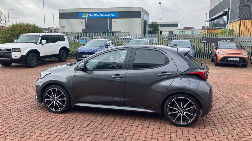 Toyota Yaris 1.5 Hybrid Design Cvt Silver #48