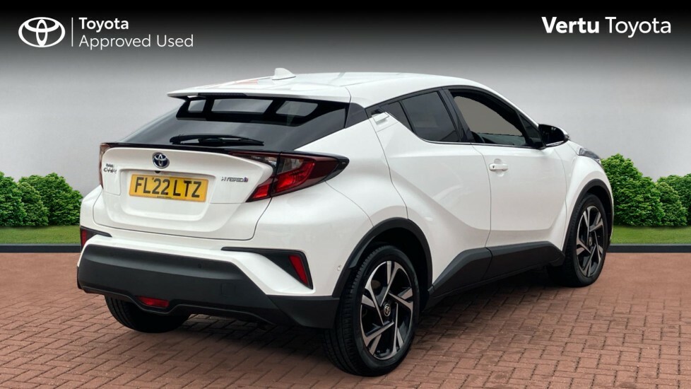 Toyota C-Hr Excel White #2