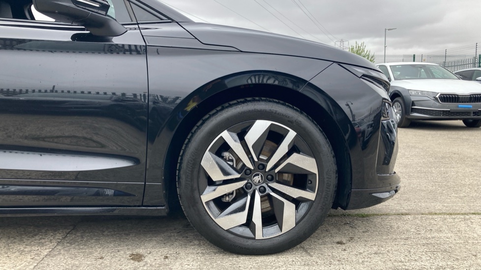 Skoda ENYAQ Sportline Black #5