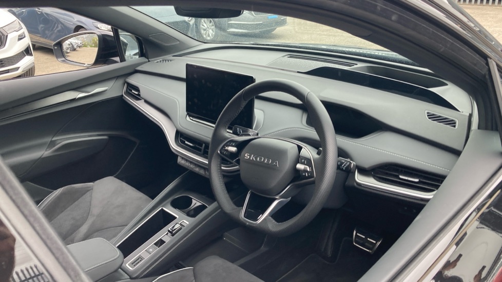 Skoda ENYAQ Sportline Black #6