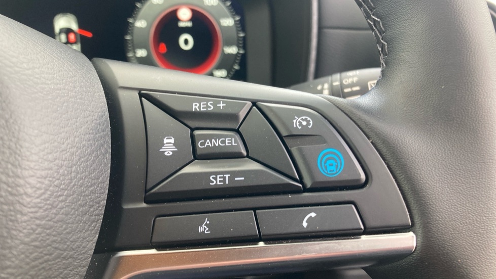 Nissan Juke 1.6 N-connecta Suv Hybrid Euro 6 Black #24