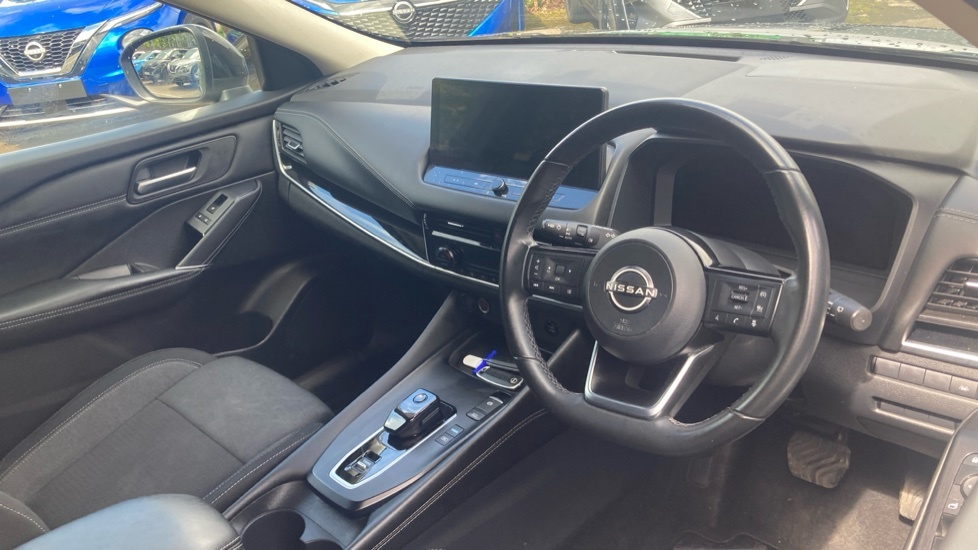 Nissan Qashqai 1.3 Dig-t Mh N-connecta Glass Roof Black #11