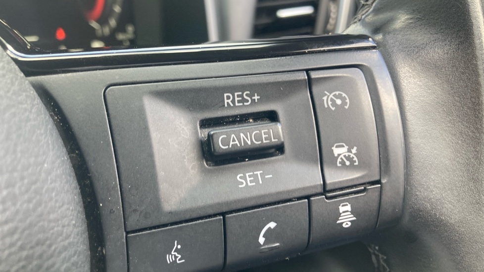 Nissan Qashqai 1.3 Dig-t Mh N-connecta Glass Roof Black #20