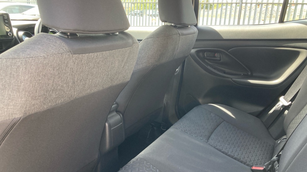Toyota Yaris Cross 1.5 Vvt-h Gr Sport Suv Hybrid E-cvt Eur Silver #16