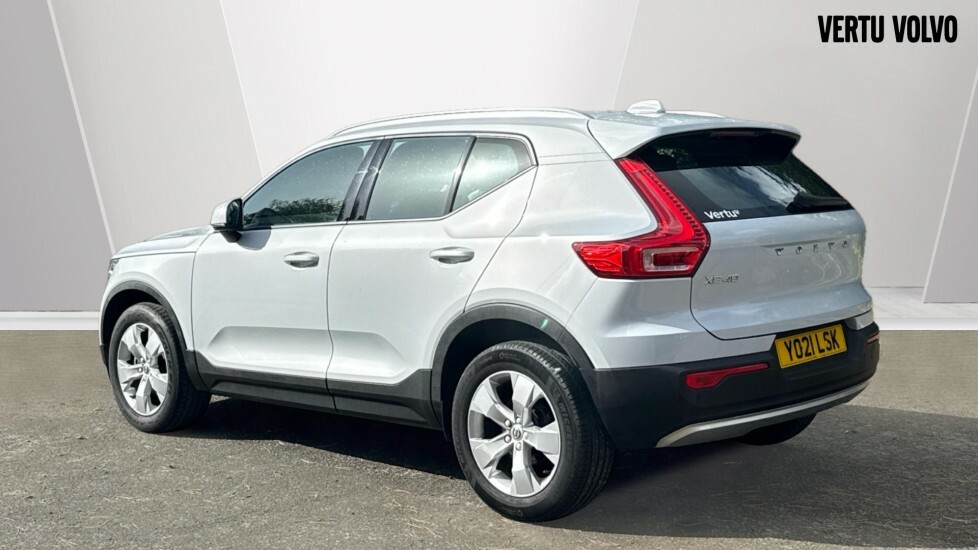Volvo XC40 Momentum Silver #2