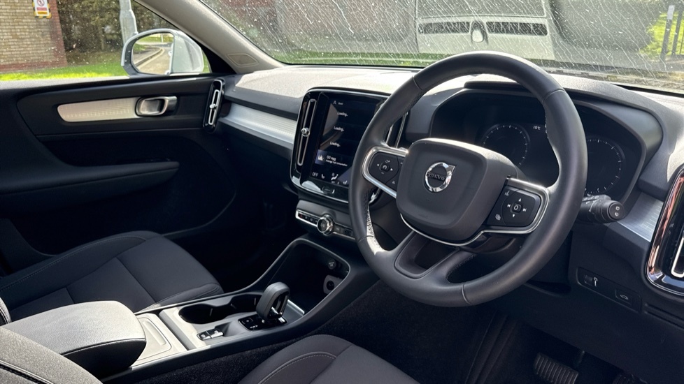 Volvo XC40 Momentum Silver #5