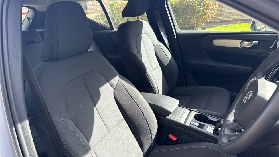 Volvo XC40 Volvo Estate 1.5 T3 163 R Design Geartronic Grey #9
