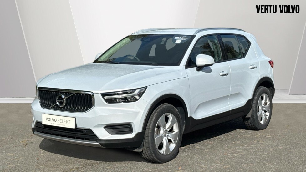 Volvo XC40 Momentum Silver #6
