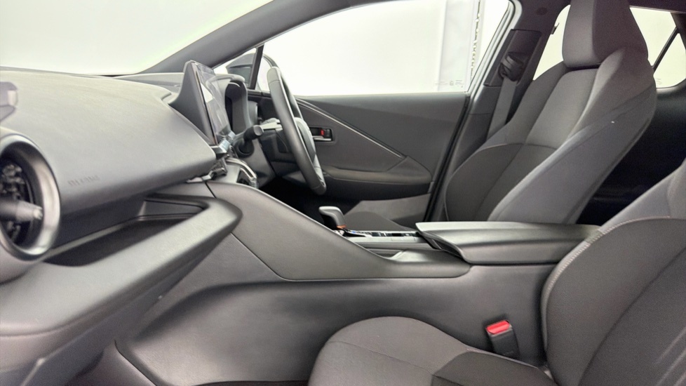 Toyota C-Hr Design White #5