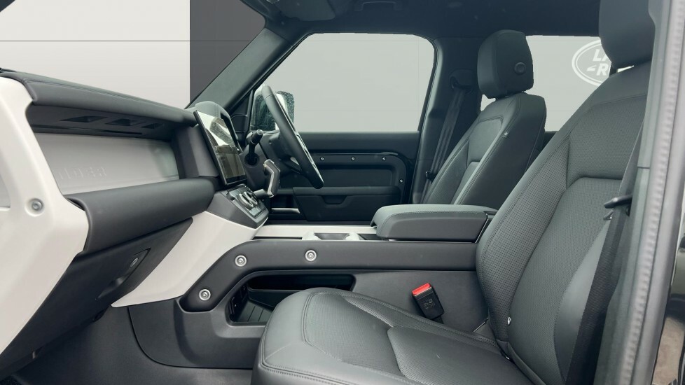 Land Rover Defender 110 X-dynamic Se Black #3