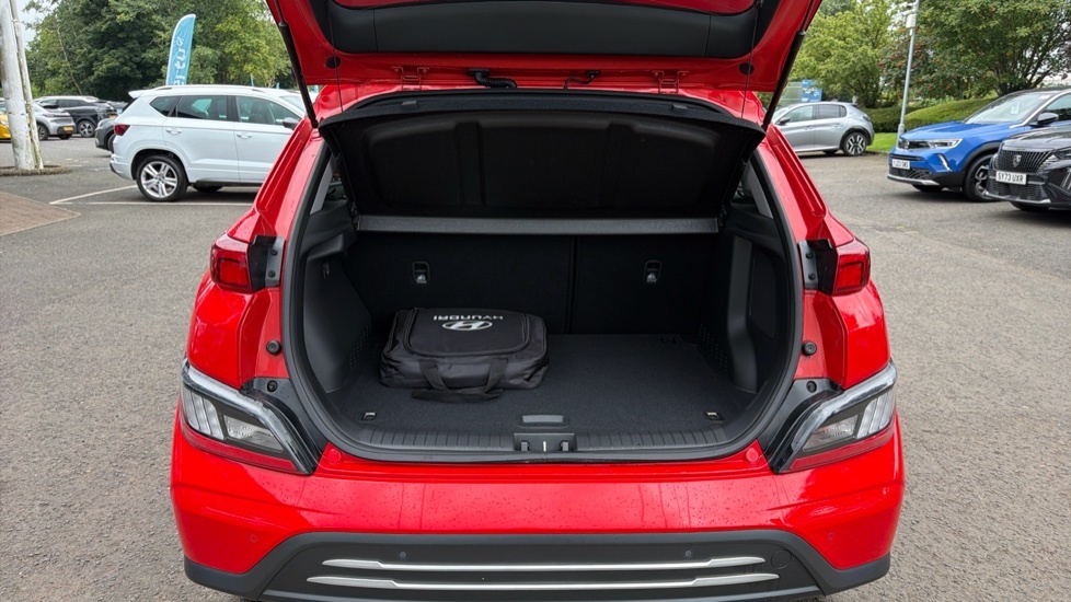 Hyundai Kona Premium Red #4