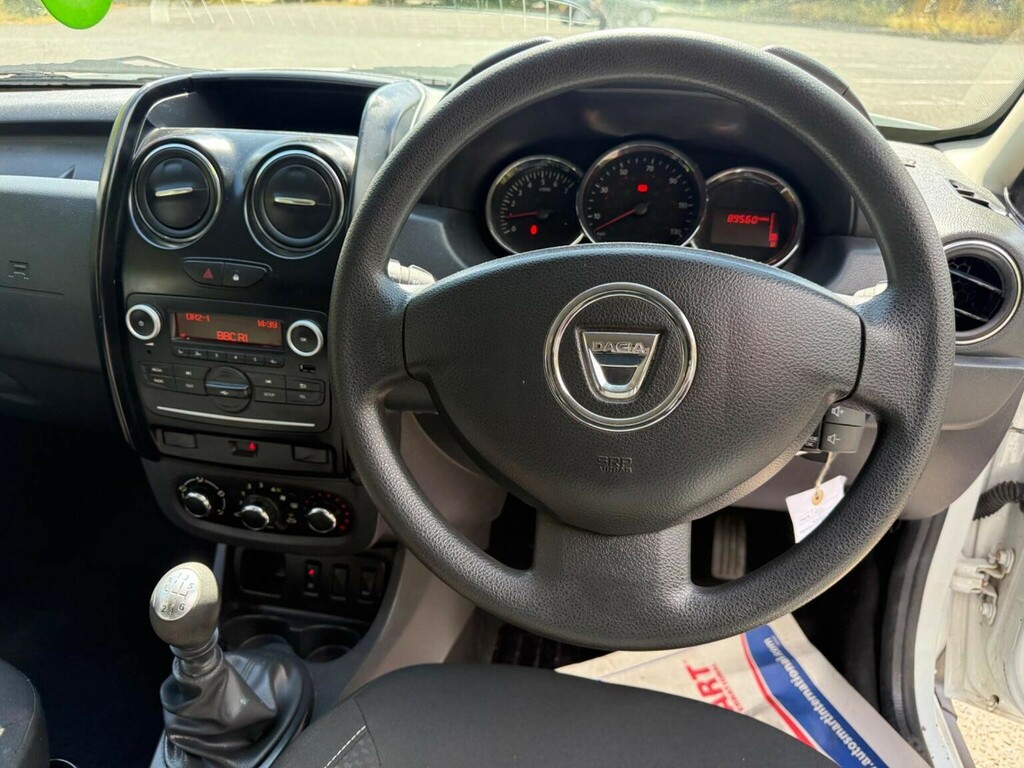 Dacia Duster 1.6 16V 115 Ambiance Estate White #11