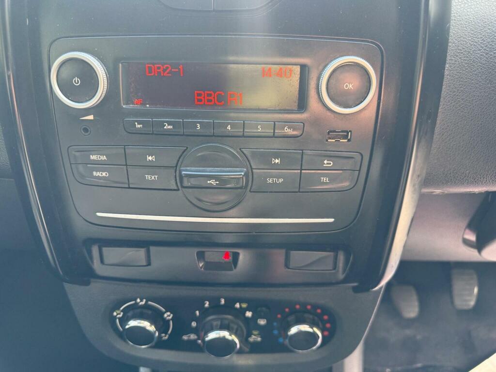 Dacia Duster 1.6 16V 115 Ambiance Estate White #15