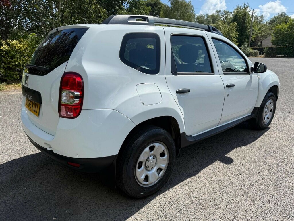 Dacia Duster 1.6 16V 115 Ambiance Estate White #8