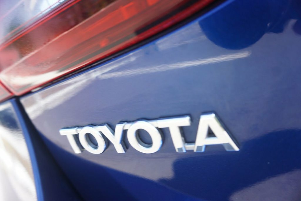Toyota Avensis 1.6D Active Saloon Grey #19