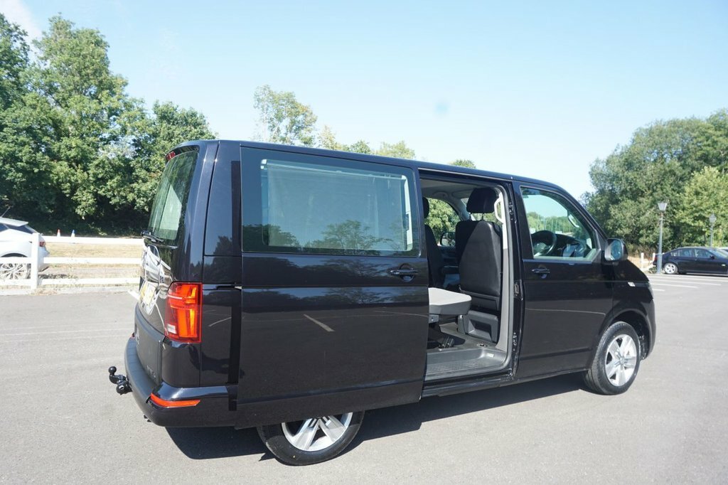 Volkswagen Transporter Shuttle 2L Se Black #4