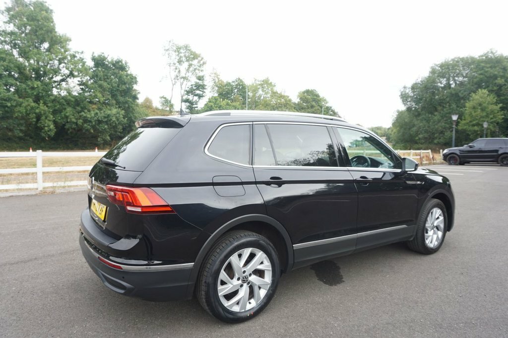 Volkswagen Tiguan Allspace 1.5L Life Black #2