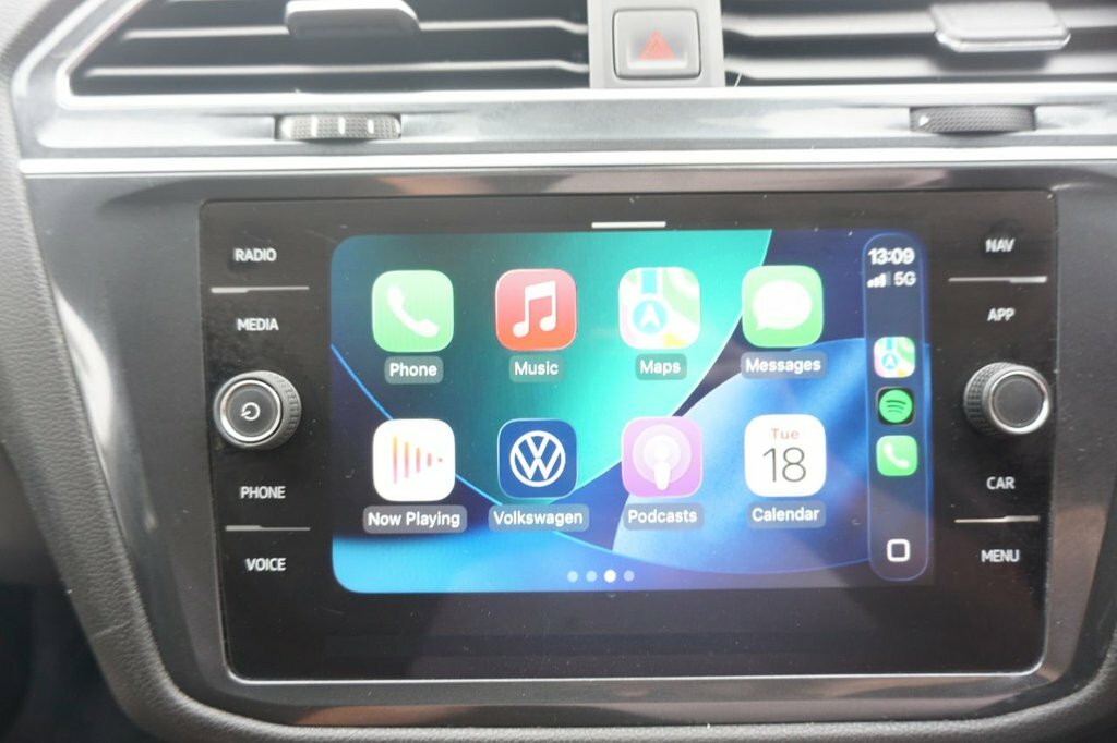 Volkswagen Tiguan Allspace 1.5L Life Black #5