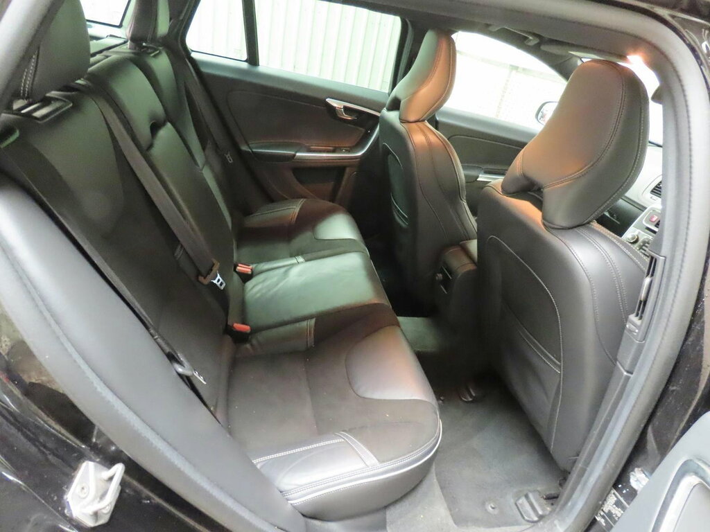 Volvo V60 2.0 D4 R-design Nav Euro 6 Ss Black #5
