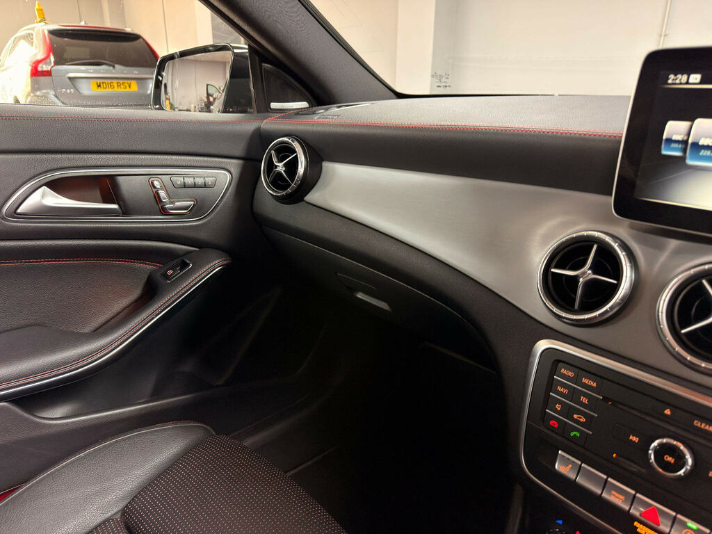Mercedes-Benz CLA Class 1.6 Cla180 Amg Line Coupe Euro 6 Ss White #18