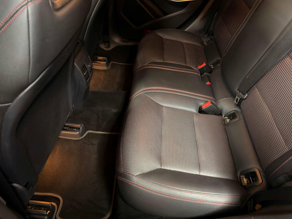Mercedes-Benz CLA Class 1.6 Cla180 Amg Line Coupe Euro 6 Ss White #33