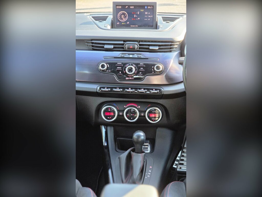 Alfa Romeo Giulietta Hatchback 1.4 Tb Multiair Sportiva Tct Euro 5 Ss Red #13