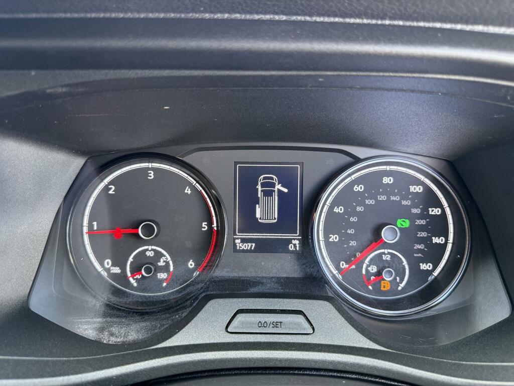 Volkswagen Transporter Shuttle 2.0 Tdi 204Ps Se Minibus Dsg - 2023 23 Red #33