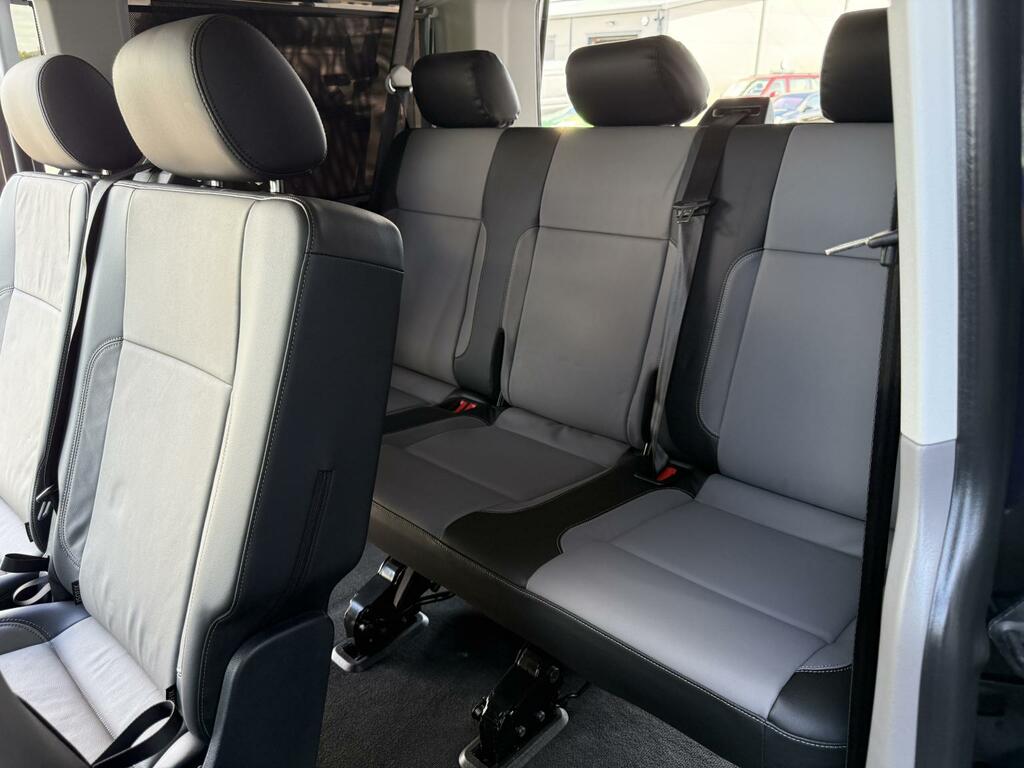 Volkswagen Transporter Shuttle 2.0 Tdi 204Ps Se Minibus Dsg - 2023 23 Red #14